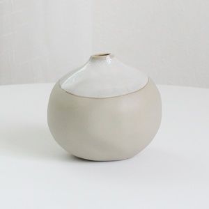 Barro Natural Clay Glazed Mini Flower Vase Round